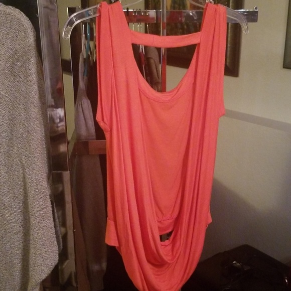 Backless Half Top - Picture 2 of 4